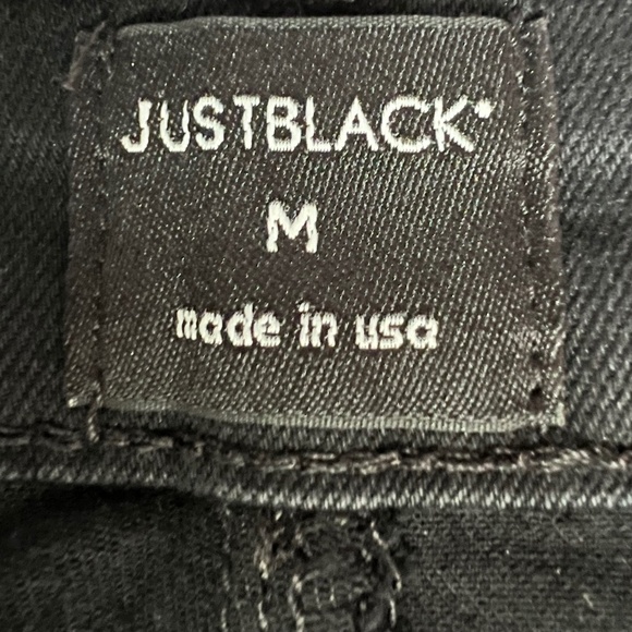 NWT Just Black Denim Black Raw Hem Mini Skirt Size Medium - Picture 2 of 8